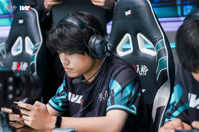 《第五人格》选手故事：DOU5_silverzhi——千锤百炼，一鸣惊人