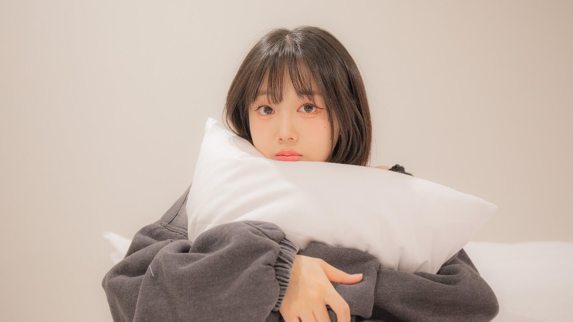 请不要欺负我 大小姐们 请不要欺负我 大小姐们